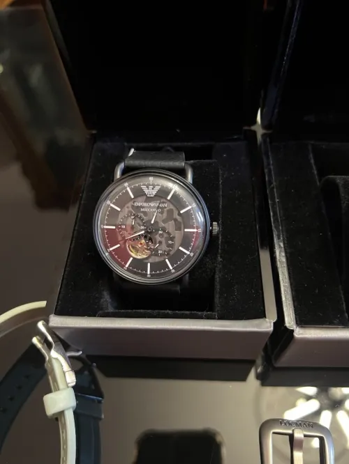 Montres homme emporio Armani /cerruiti /locman/tommy /burberry