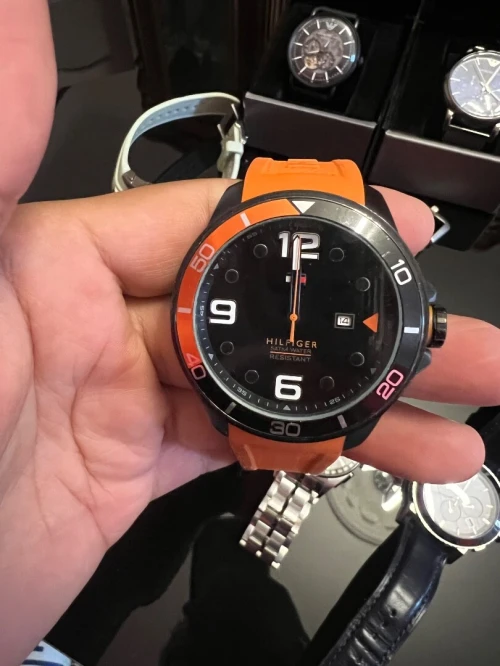 Montres homme emporio Armani /cerruiti /locman/tommy /burberry