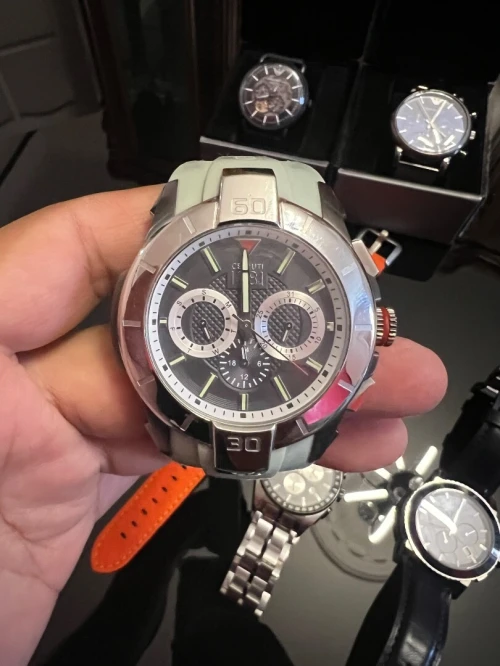 Montres homme emporio Armani /cerruiti /locman/tommy /burberry