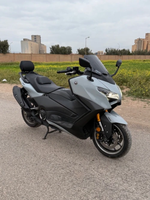 Tmax Yamaha 2025