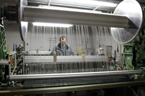 Réparation et maintenance de machaine industrielle et formation  Notamment les machines textile et plastique  Système electro mécanique et electro pneumatique