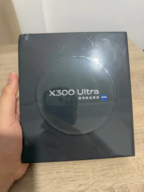Vivo X300 ultra