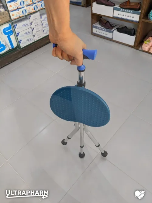 Vente Gros et Détail de Matériel Médical et d'Orthopédie : Tout type de fauteuil roulant, canne, couches adulte, bequille et chaise percée garde-robe (Yuwell, Kaiyang)