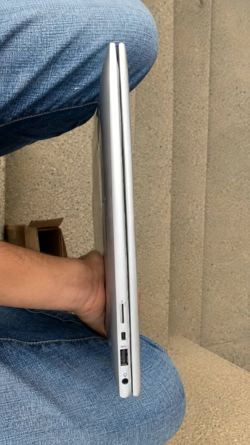HP EliteBook 860 G10 i5 13th Gen / 16GB RAM / SSD NVMe / État Neuf / Chargeur 100W USB-C