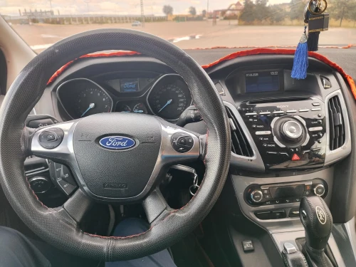 Ford Focus 4 portes 2015 Titanium