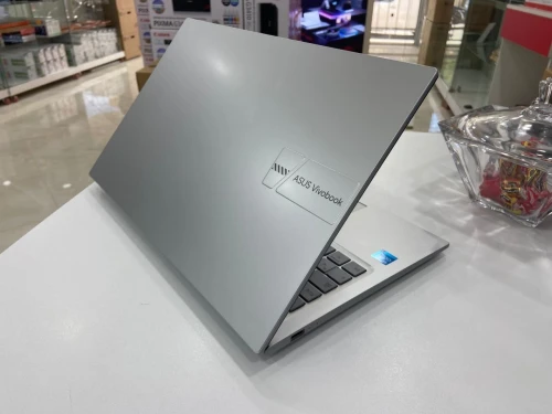ASUS X1504 i3 1315u 8GO SSD 512GO