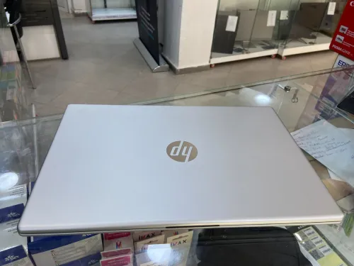 LAPTOP HP15-FD0005DX  I5 -1235U-8G-SSD 512 15.6 TACTIL