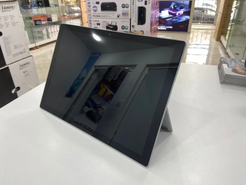 Microsoft Surface Pro 7 i5 1155u 8go SSD 256 RAM 8GO