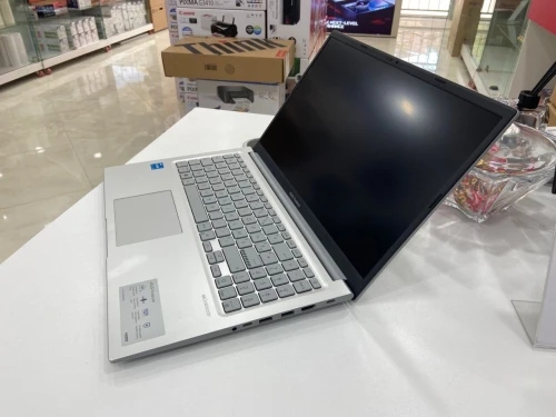 ASUS X1504 i3 1315u 8GO SSD 512GO