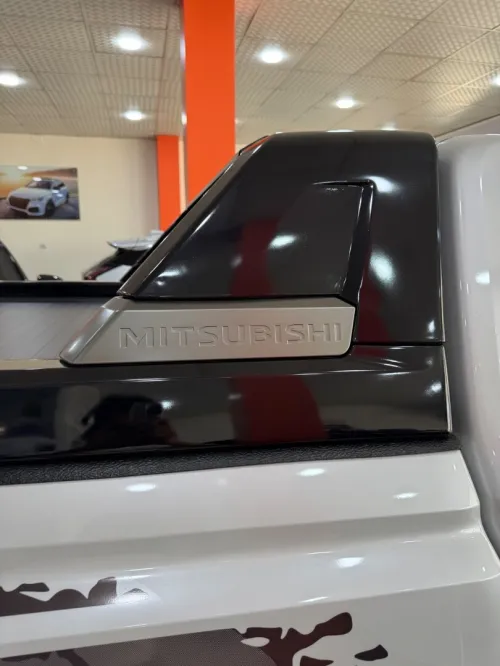 Mitsubishi L200 2025 Full options