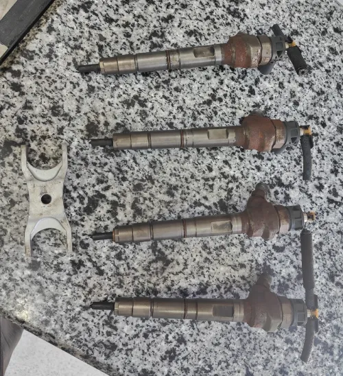 Injecteur 03L 