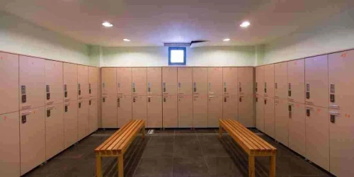 Vestiaire pour salle de sport (atelier)