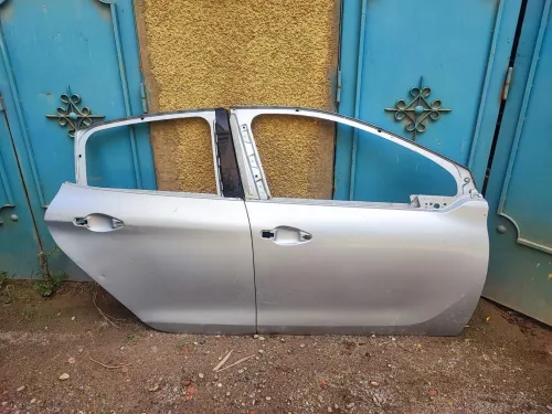 Porte peugeot 208