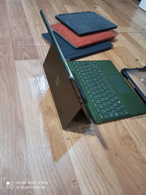 Surface pro 9 + stylet + antichoc