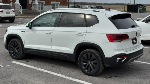 Volkswagen Taos 2024 