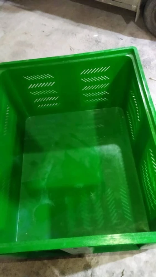 Caisse et palettes en plastique