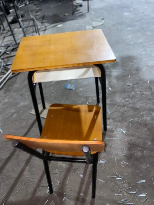 Table et chaise scolaire