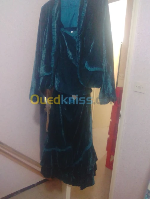 Tailleur 3 pièces marque Espagnole 