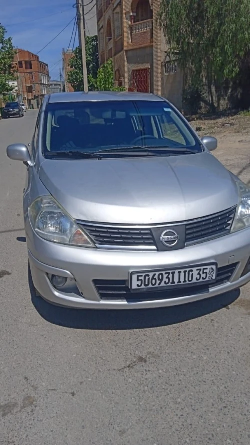 Nissan Tiida 5 portes 2010 Tiida 5 portes