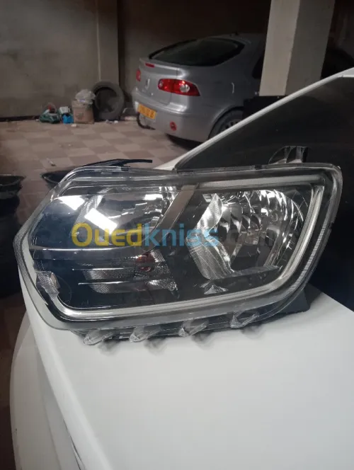 Phare origine Duster 2020 Renault