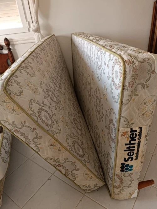 2 lits simples (Matelas + Sommier)
