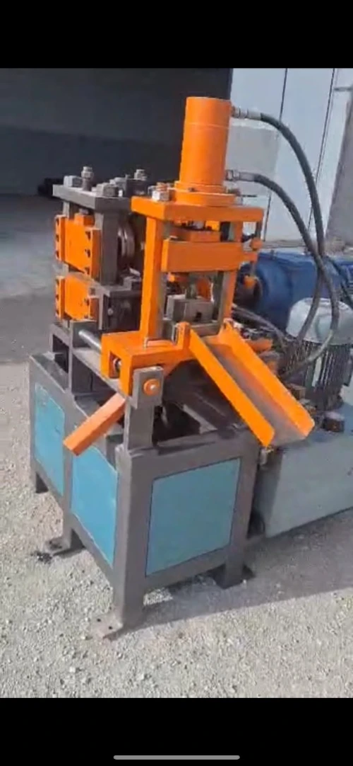 Profileuse fer forgé 