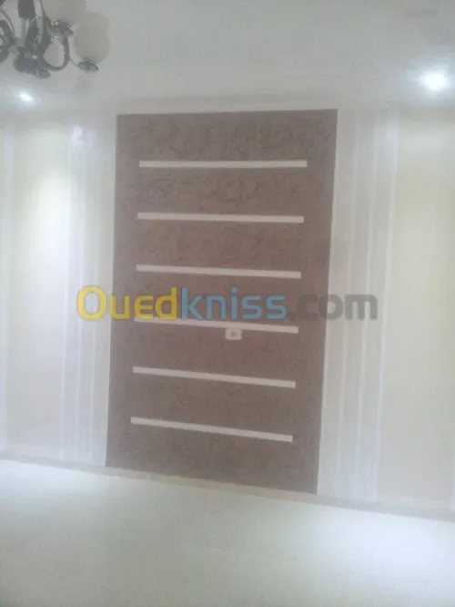 tous de travaux de construction 