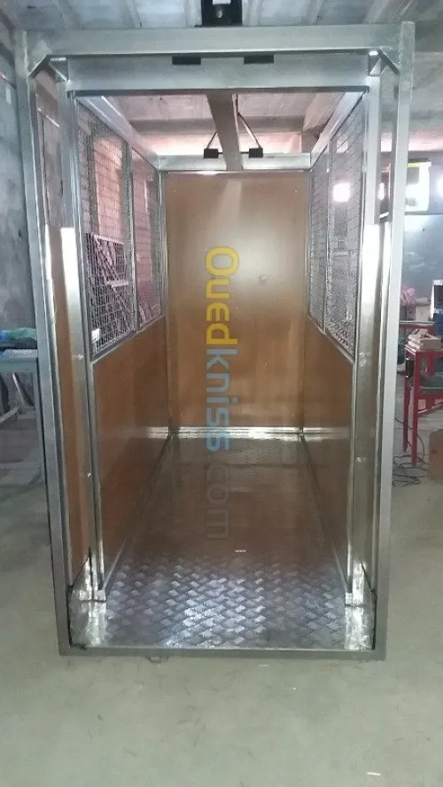 Fournitures et posse monte-charge 