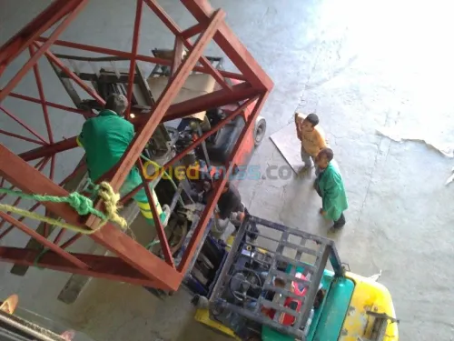 Fournitures et posse monte-charge 