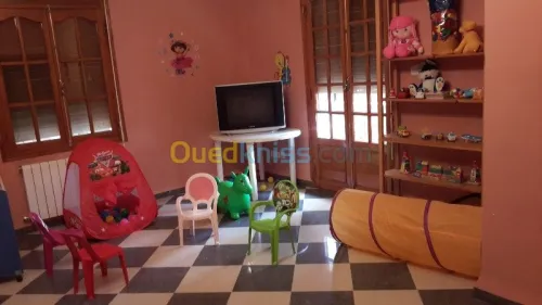 Ecole maternelle,pouponnière,crèche, 