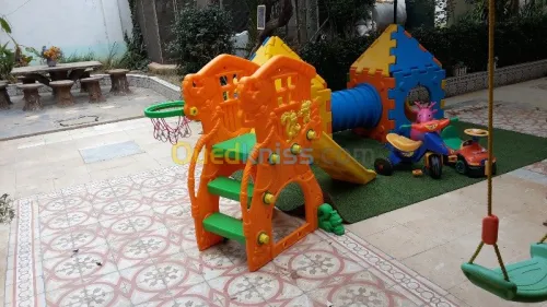 Ecole maternelle,pouponnière,crèche, 