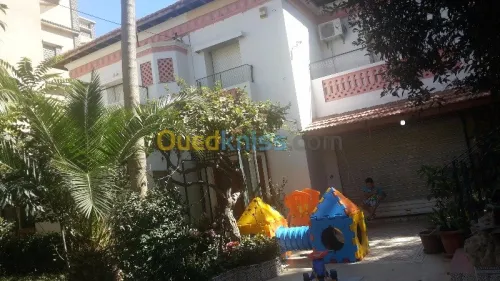 Ecole maternelle,pouponnière,crèche, 