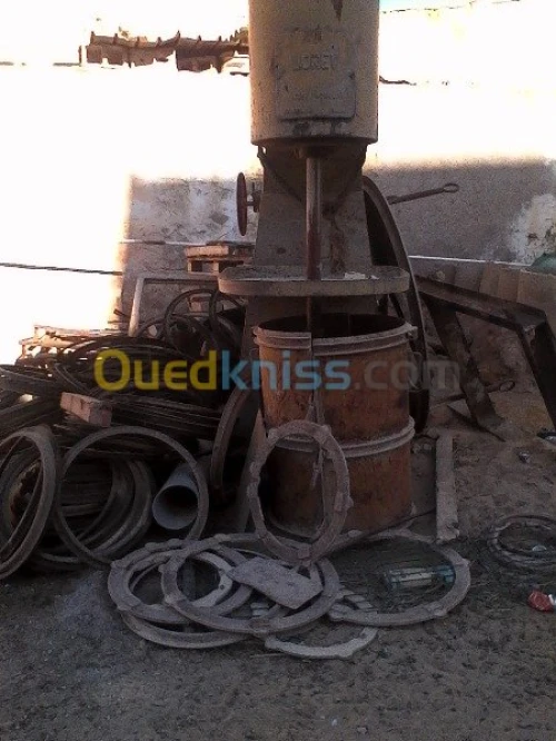  une machine pour fabrication buse