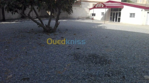 SALLE DE DINER POUR FETE 