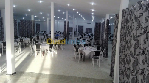 SALLE DE DINER POUR FETE 