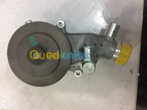 POMPE A EAU MAHINDRA SCORPIO