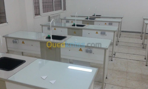 Table de laboratoire