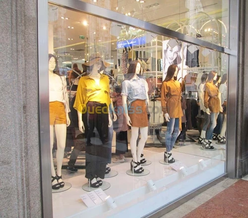   RIDEAUX MÉTALLIQUES & VITRINE Center