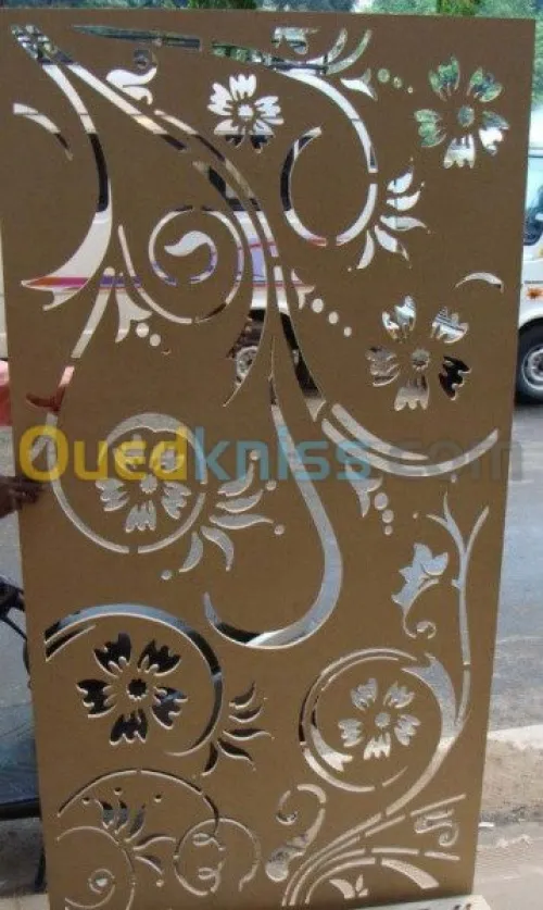   زخرفة معادن  