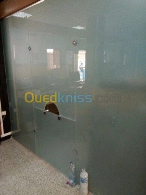 TOUS TRAVEAUX DU VERRE TREMPE