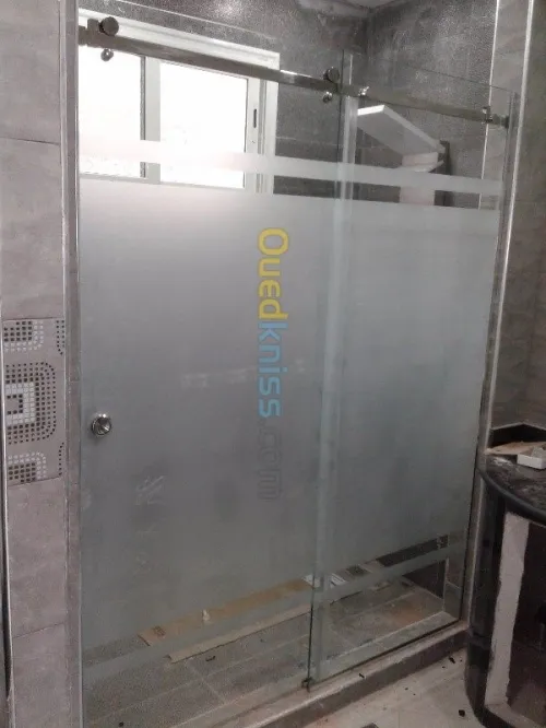 TOUS TRAVEAUX DU VERRE TREMPE