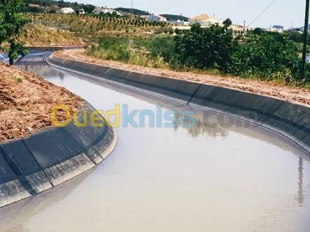 Geomembrane & geotextiles pose 