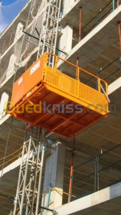 Location MONTE CHARGE