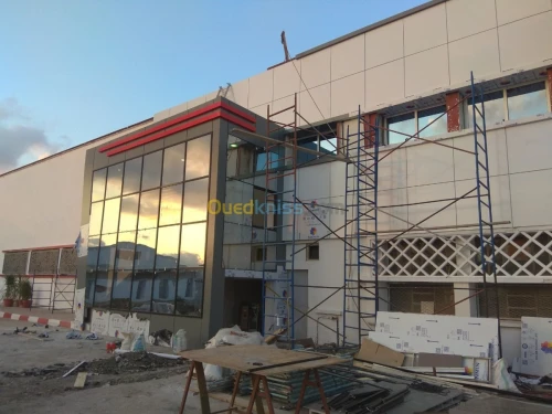  Alucobande et façade double vitrage