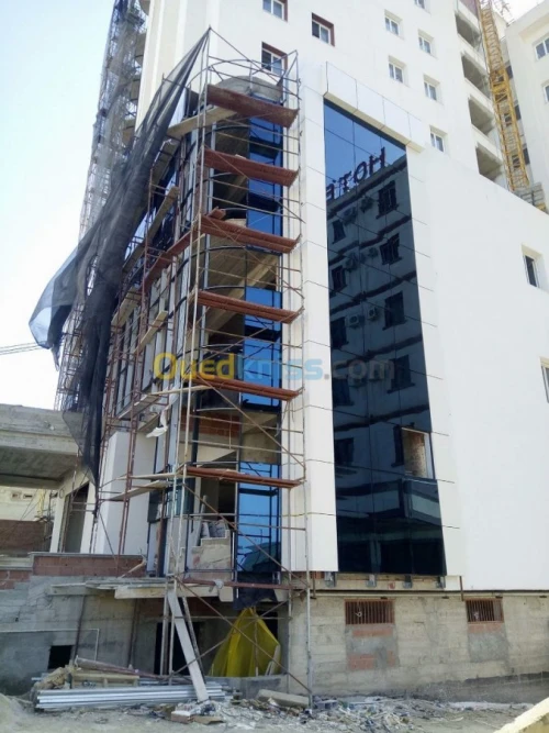 Alucobande et façade double vitrage
