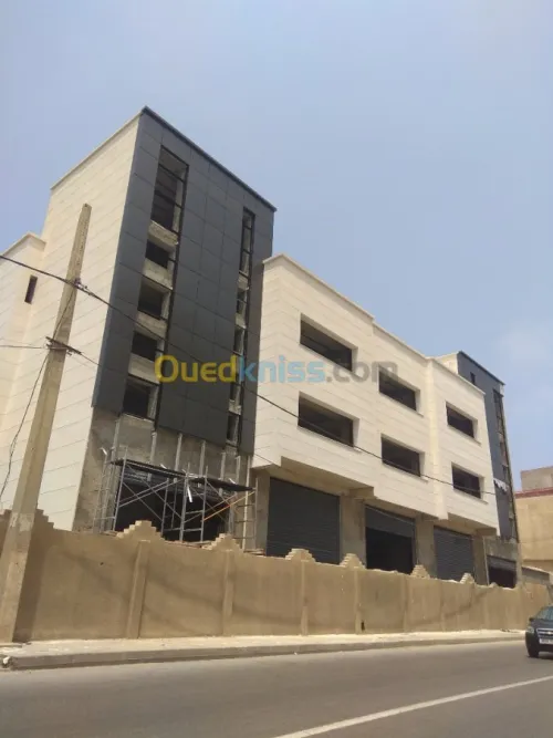  Alucobande et façade double vitrage