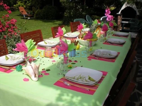 location: chaises . table . vaissel