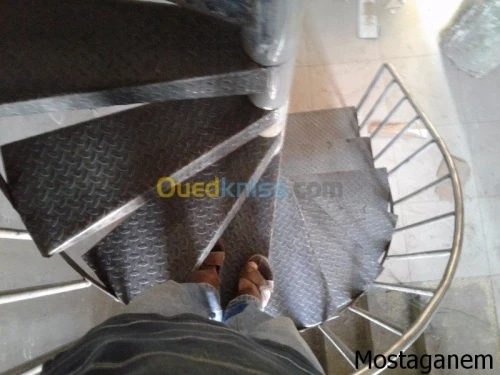 escalier colimaçon ou spirale métal