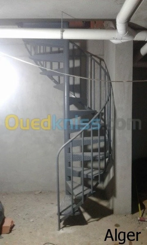 escalier colimaçon ou spirale métal