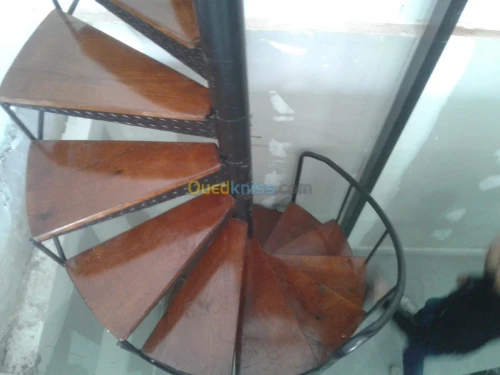 escalier colimaçon ou spirale métal